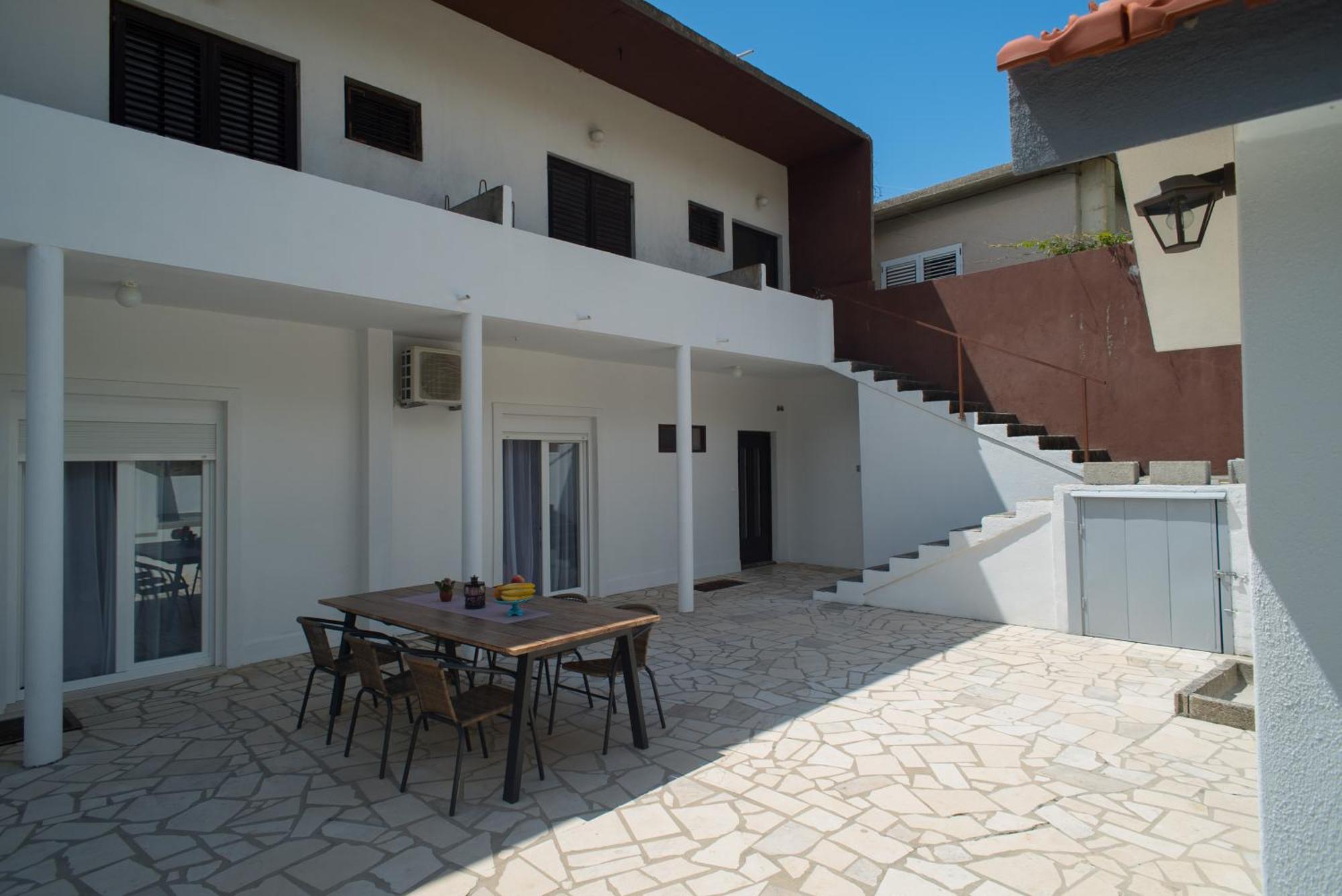 Petrich Jesenice (Split-Dalmatia)